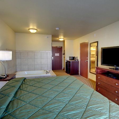 Cobblestone Inn & Suites - Harper Экстерьер фото
